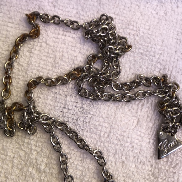 Guess dangling charm necklace - Picture 3 of 3